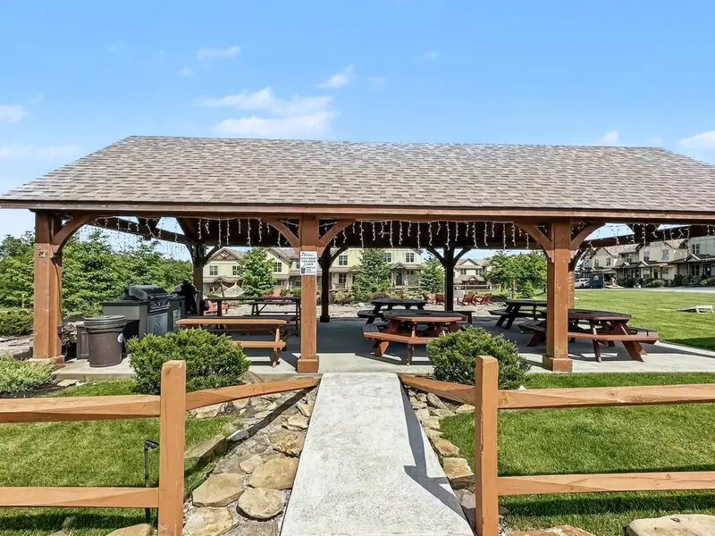 Community pavilion, Black Bear 32