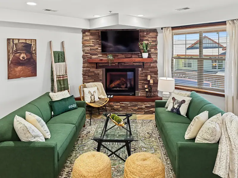 Living room fireplace, Black Bear 33