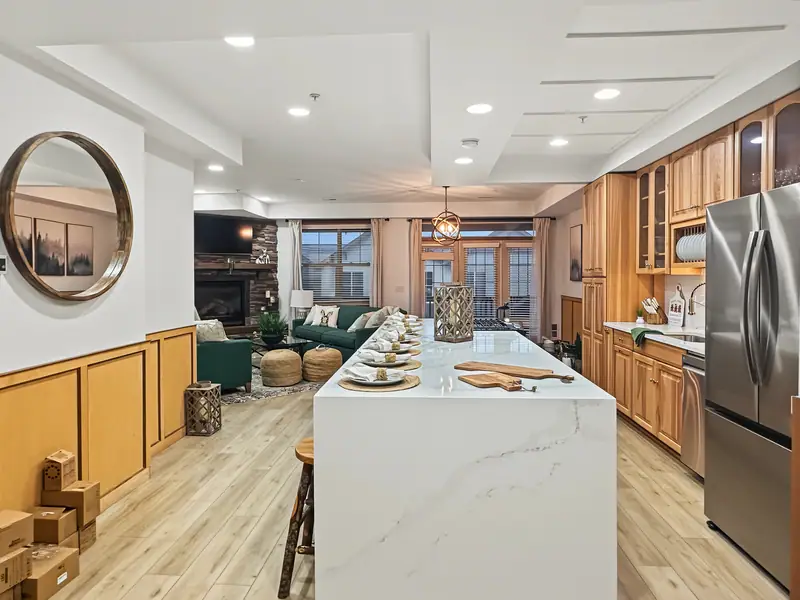 Kitchen dining, Black Bear 33