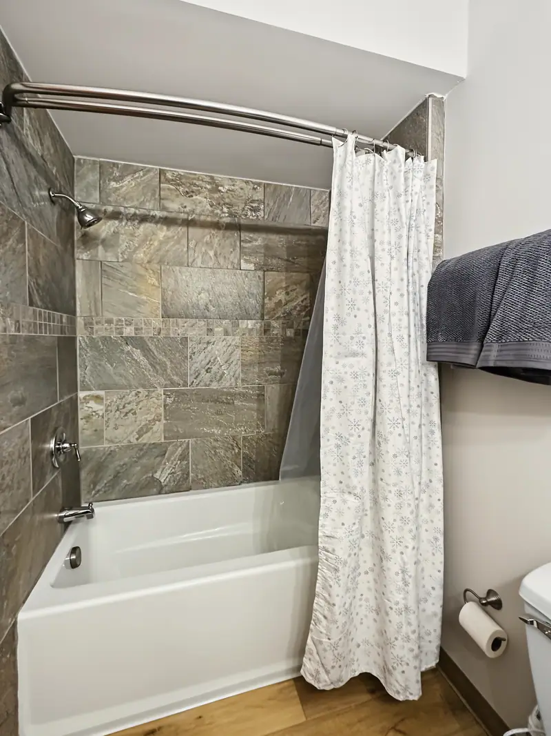 Bathroom 4, Black Bear 33
