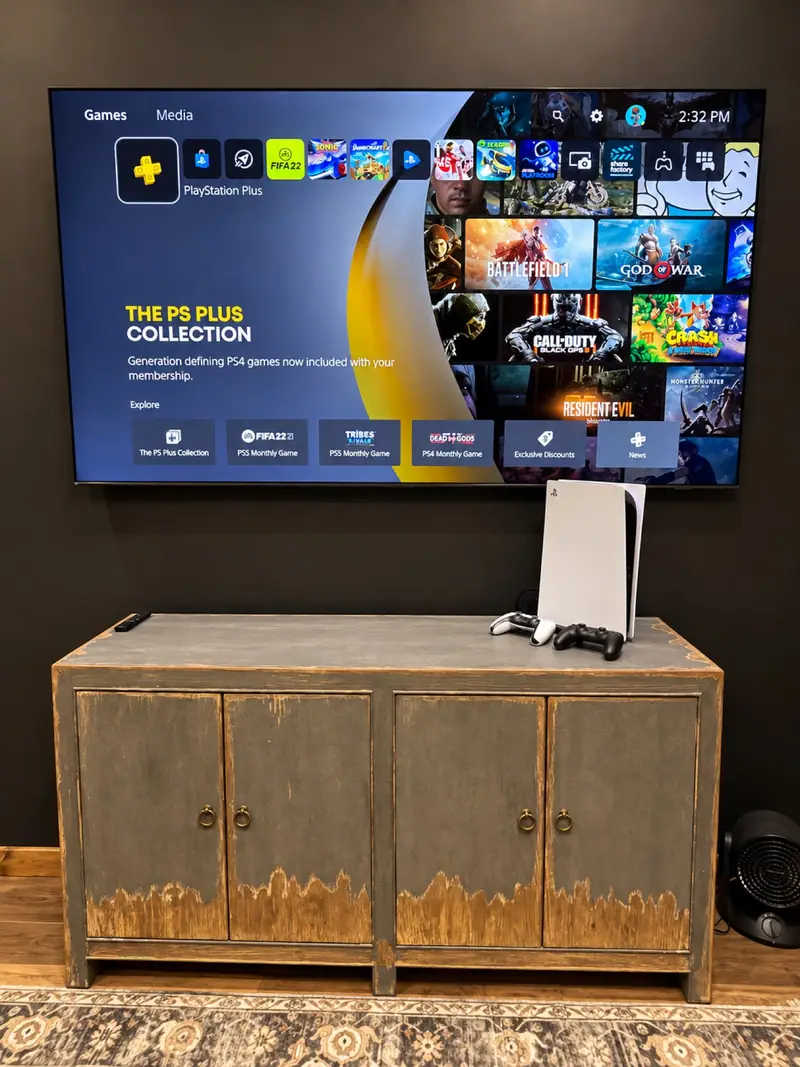 PS5 and a wall TV in the Loggers Run 16 game room