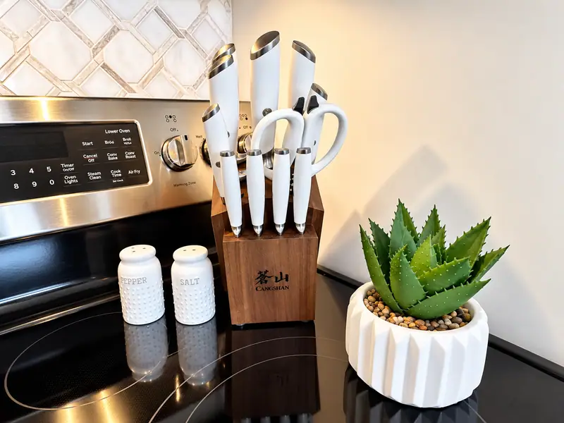Knife block and succulent on the Mountain Lodge 114 counter